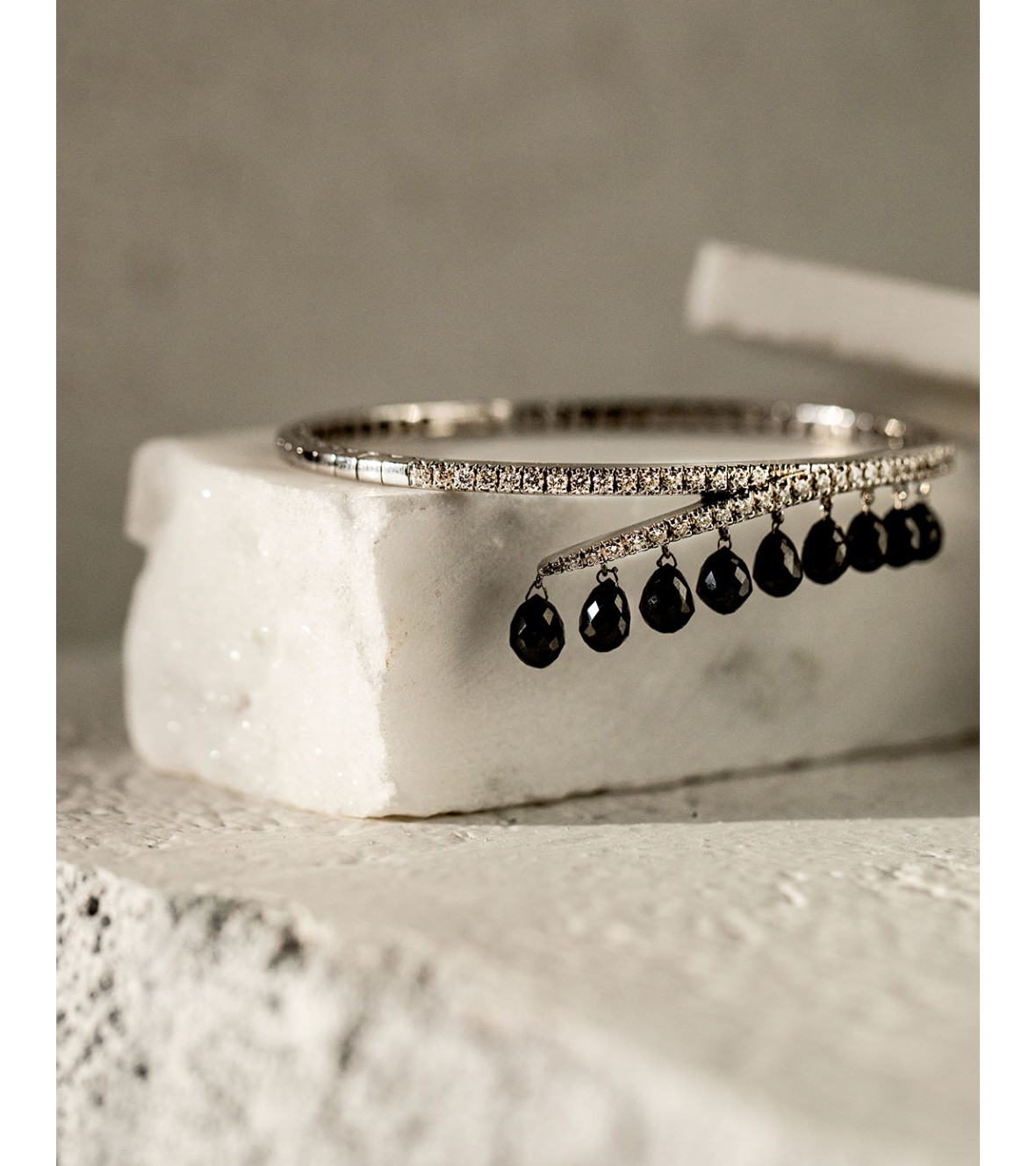 White Gold Bracelet With White & Black Briole Diamonds